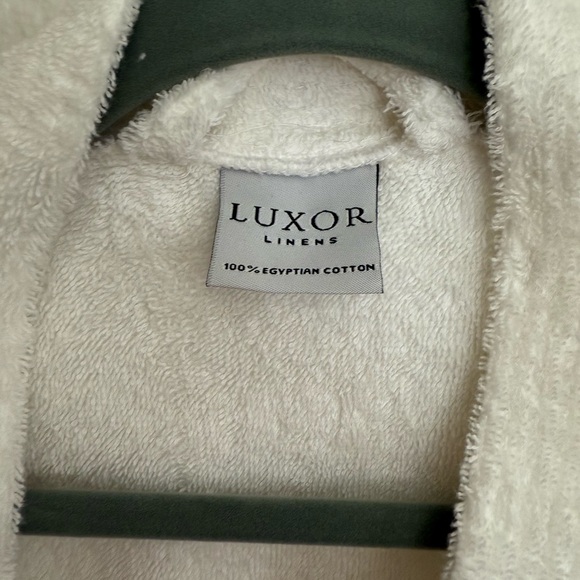 MRS Robe- Size Large - Picture 4 of 5